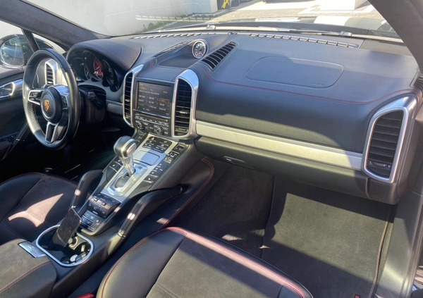 Porsche Cayenne cena 215200 przebieg: 166000, rok produkcji 2015 z Łódź małe 781